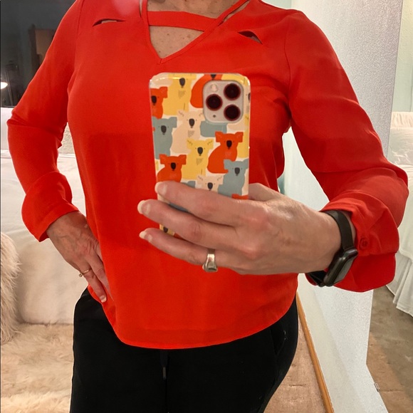 V-neck blouse - Picture 7 of 8